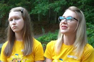 Алина и Арина Захарченко сейчас живут в Киеве