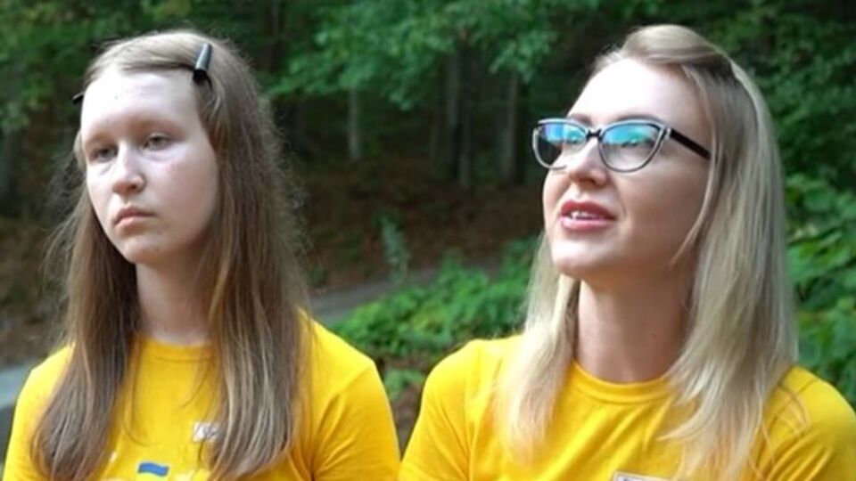 Аліна та Аріна Захаренко наразі живуть у Києві