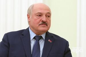 Лукашенко намагається пом'якшити для себе можливі наслідки підтримки Росії у війні проти України, вважає Латушко