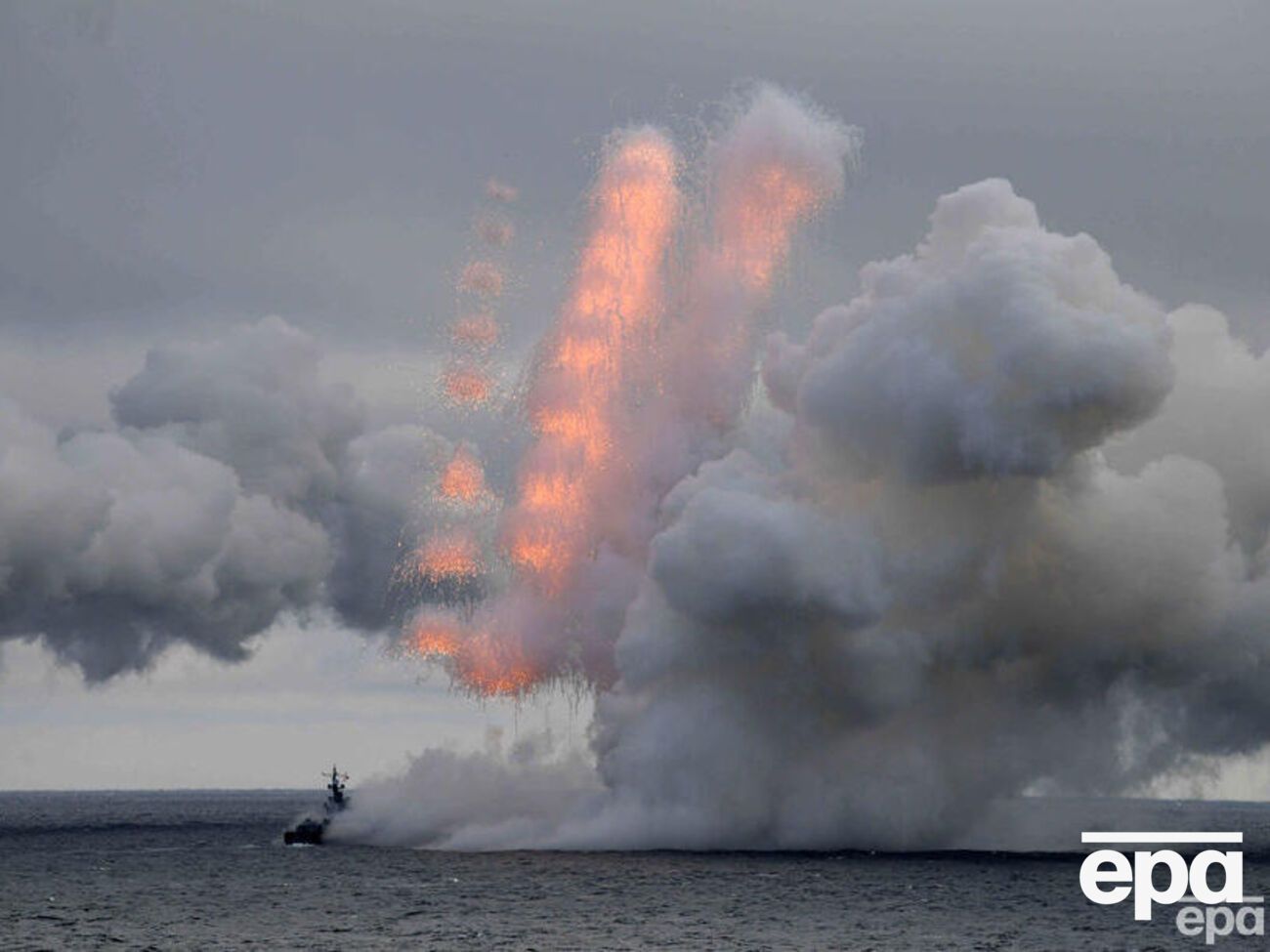 РФ зосередила у Чорному морі два надводні та один підводний носії ракет
