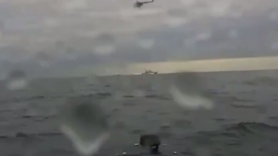 На відео потрапила стрілянина з вертольота