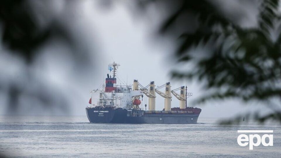 Россия в последнее время тормозила реализацию зерновой сделки, а теперь заявила о ее остановке