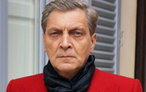 Невзоров: Фашизм откусывает и склоненные головы