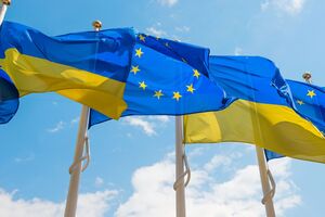 За даними соціологів, підтримка вступу до ЄС є одностайною серед представників усіх макрорегіонів України