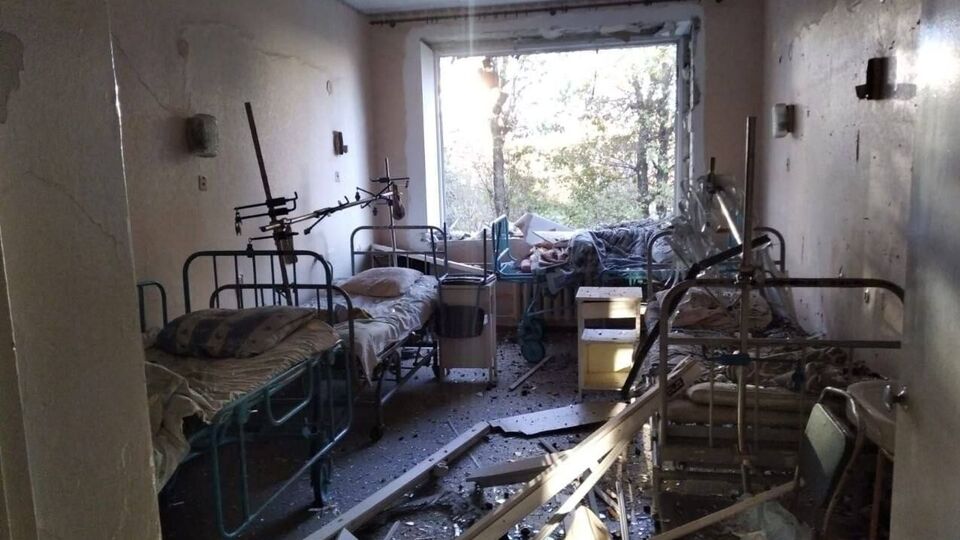 У будівлі є руйнування