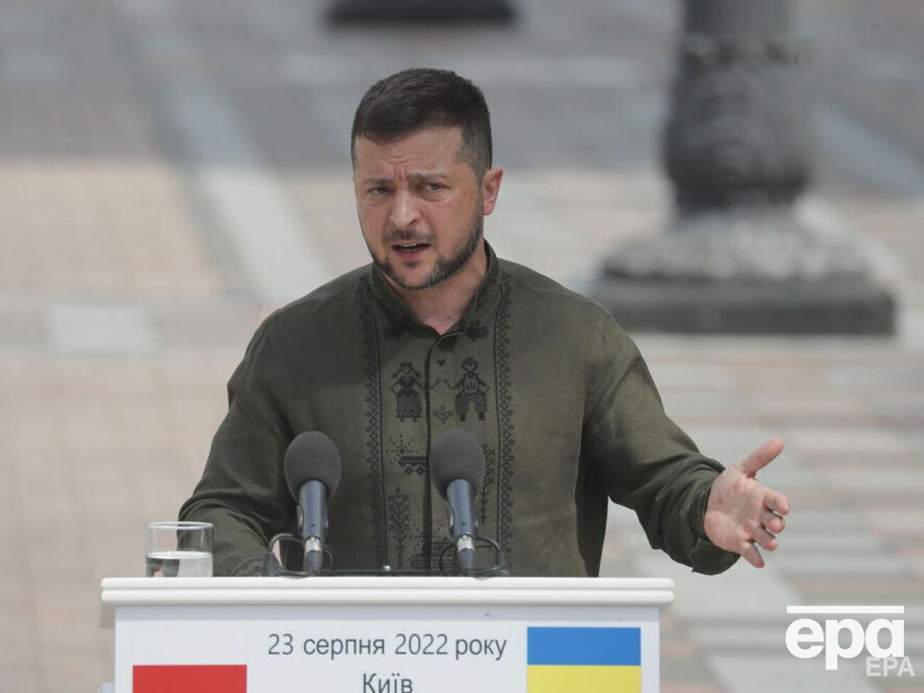 Зеленский задал пользователям Twitter вопрос о Маске