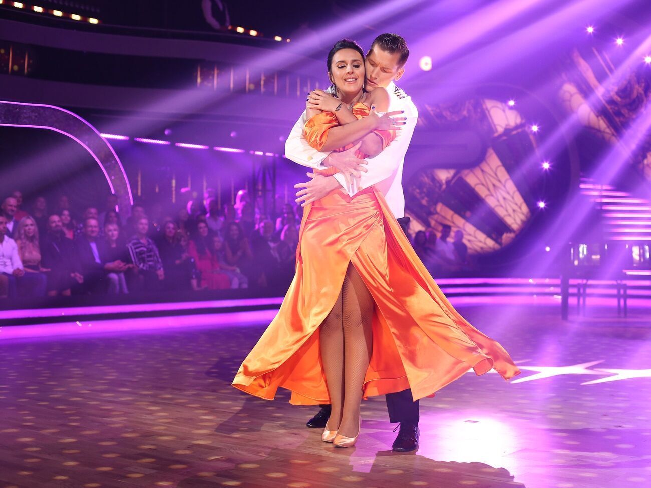 Джамала в паре с Яшке принимала участие в шоу с целью&nbsp;сбора средств&nbsp;для украинцев, которые пострадали из-за полномасштабного вторжения РФ в Украину