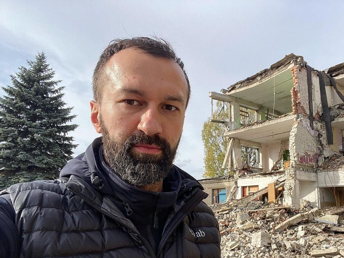 Лещенко заявил, что "далеко не один Тимошенко" ездит на Chevrolet Tahoe, которые передали Украине для гуманитарных целей