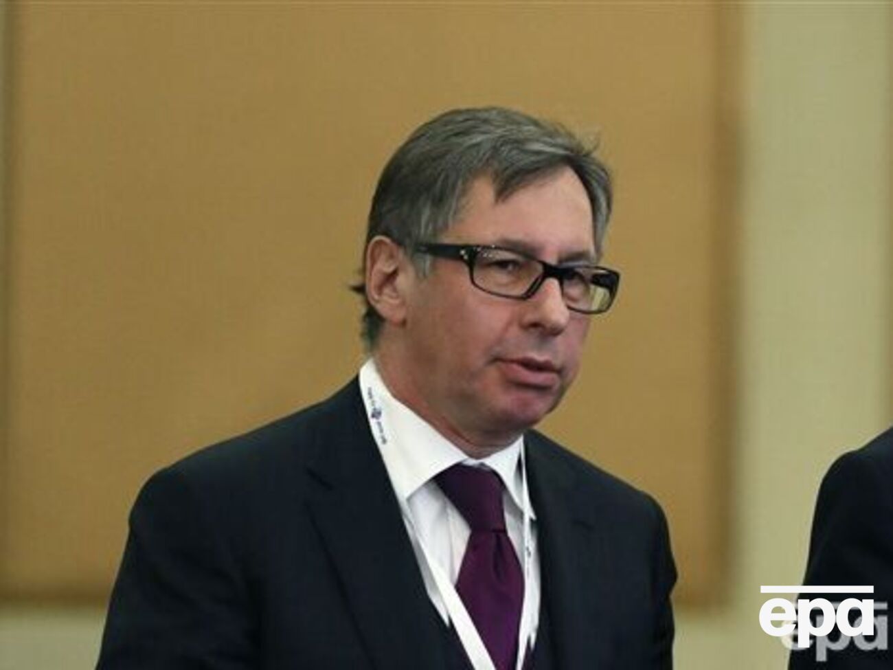 Авену разрешили получить £1 млн из замороженных средств