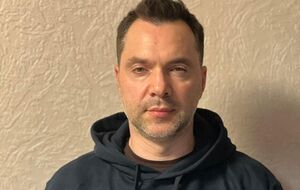 Арестович: Попробовал уйти в пустыню. Но от себя не уйдешь