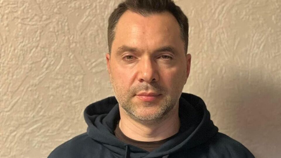 Арестович: Попробовал уйти в пустыню. Но от себя не уйдешь