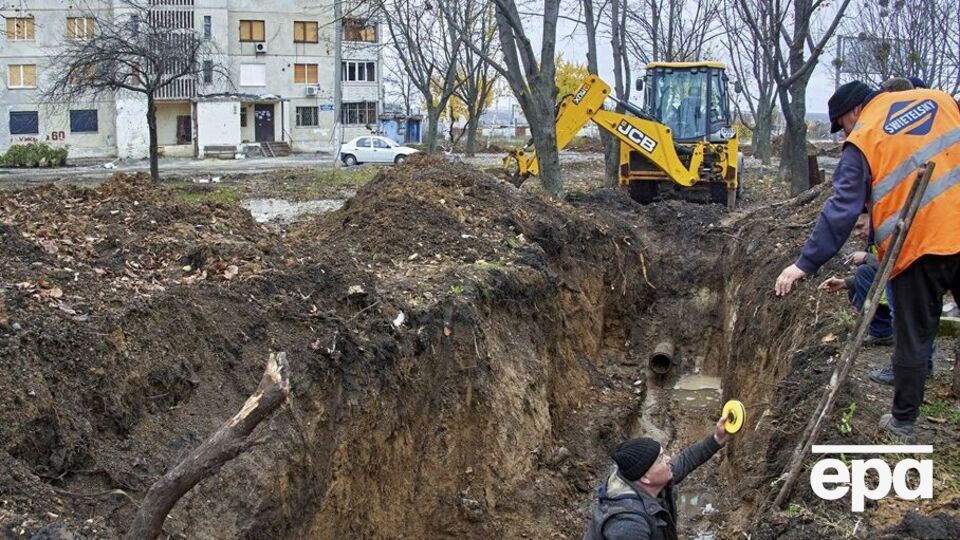 За словами Ігоря Терехова, енергетики та комунальники роблять усе можливе, щоб відновити постачання води в Харкові