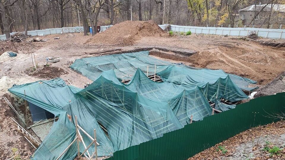 Автор статті у виданні "Думка" вважає, що в лісопарку будують не лише дорогу, як стверджують у міськраді