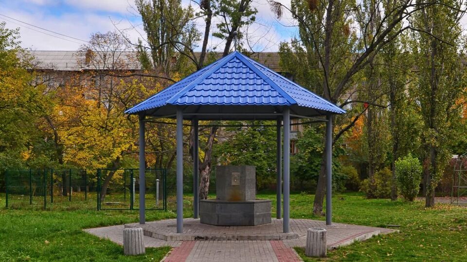 Влада Києва закликала жителів столиці запастися водою з найближчих бюветів і точок продажу