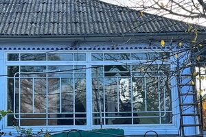 В результате падения российской ракеты в нескольких домах в Наславче выбиты окна, отмечали в МВД Молдовы