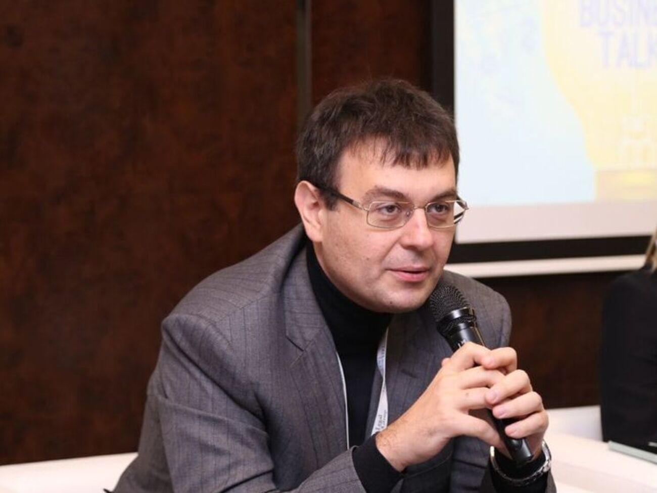 Гетманцев заявив, що простої через тривоги треба компенсувати роботою "віддалено / в неробочі години / у вихідні"
