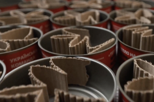 Первые партии парафиновых термоаккумуляторов, которые воины используют в качестве источников тепла и света, уже отправлены на передовую