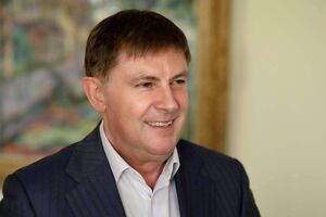 ВСУ, если можно, покажите нам этих ребят, которые за штурвалами и пультами сбивают ракеты. Их будет благодарить вся страна