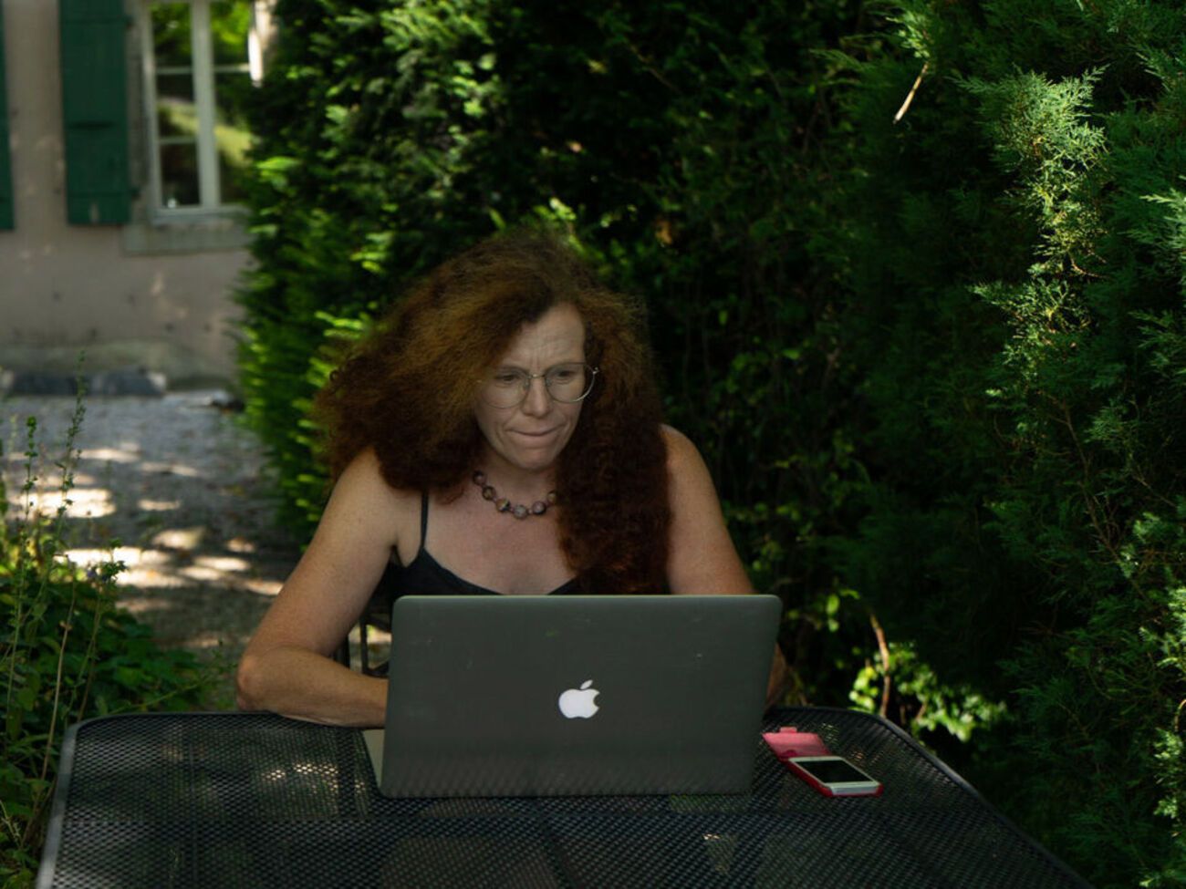 Латынина:&nbsp;Совершенно не исключаю, что Путин способен положить свою собственную армию и сказать: "Видите, я же воевал с НАТО"