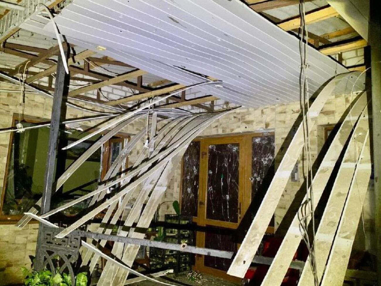 Окупанти протягом ночі випустили по Нікополю приблизно 30 снарядів із "Градів" і важкої артилерії