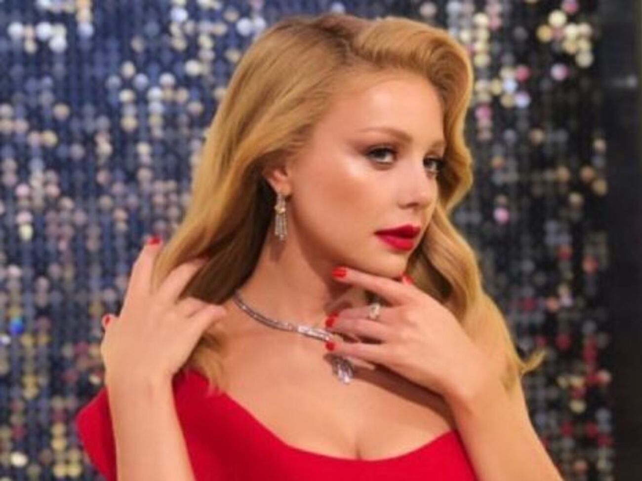 Тина Кароль показала фото, сделанное на сцене