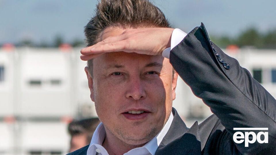Маск заявив про атаку ботів на його акаунт