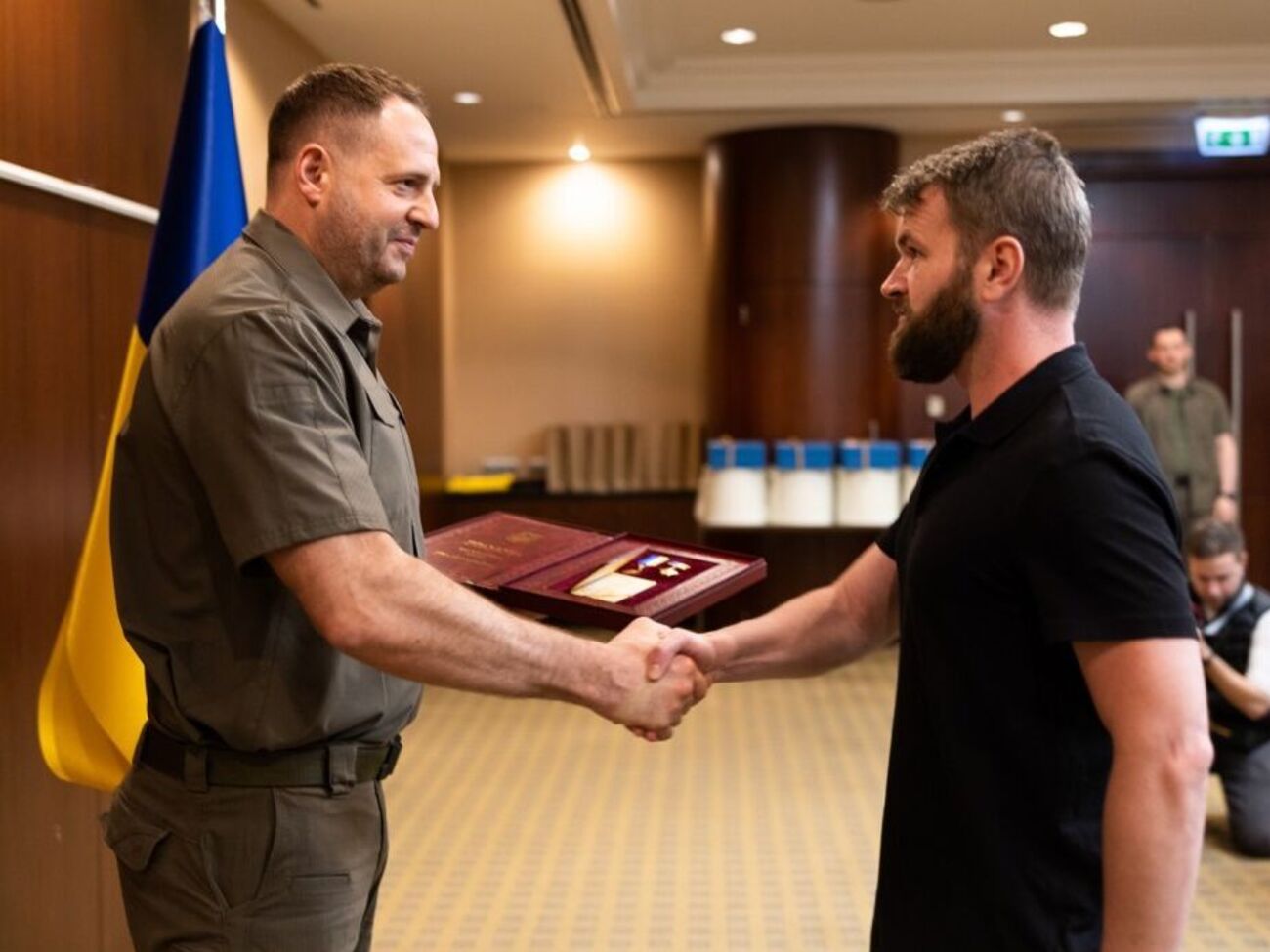 Торжественное вручение наград состоялось в Турции, где находятся освобожденные из плена Герои Украины