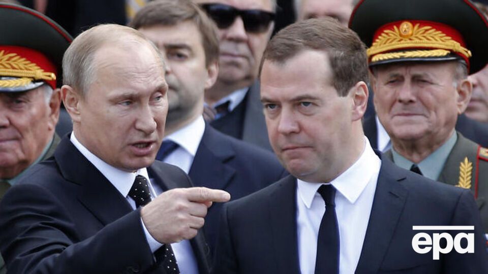 Фейгин: Медведев все время думает о своей нереализованности