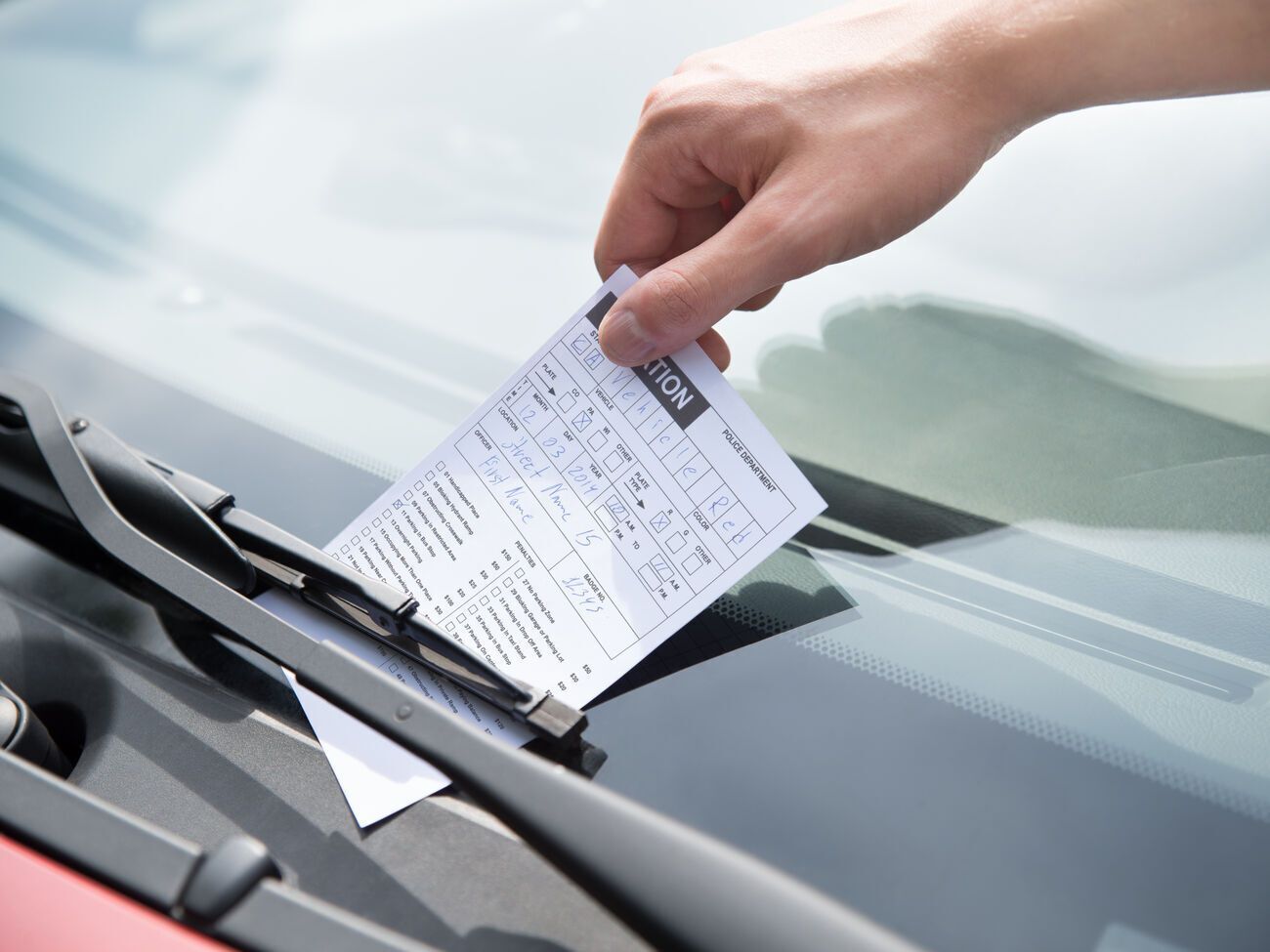 Сервис оповещения и поиска штрафов за нарушение ПДД снова заработал в Украине