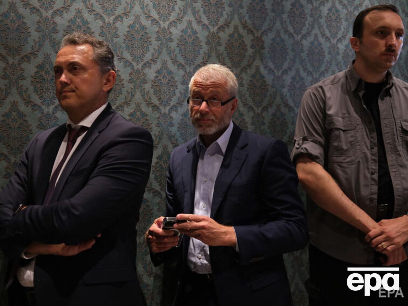 Абрамович (у центрі) 22 липня був на переговорах щодо зерна в Туреччині