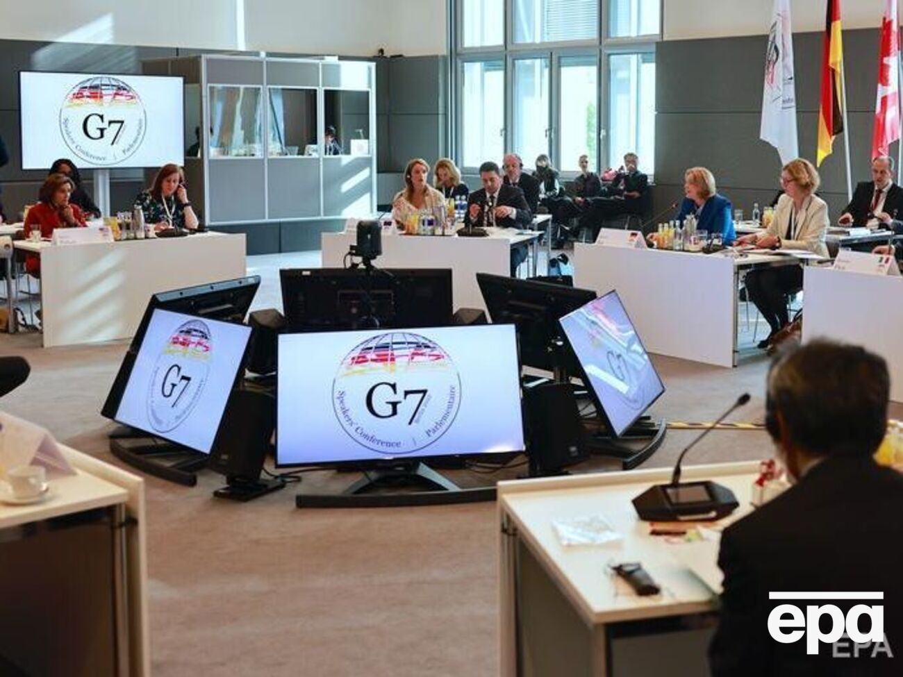 У G7 обговорюють, як обмежити ціни на російську нафту