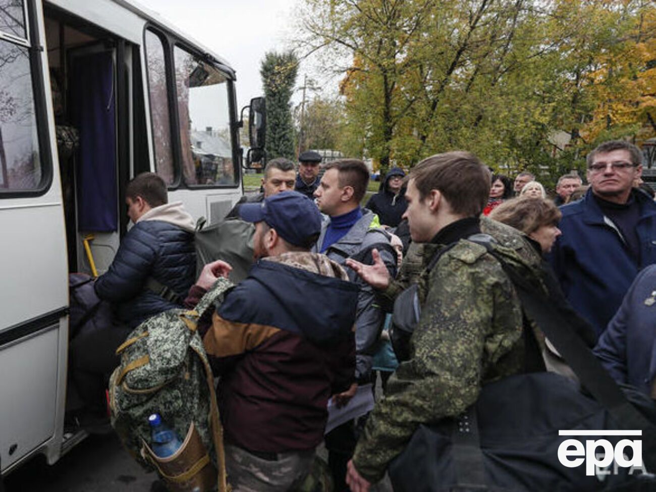 В России в рамках "частичной" мобилизации уже призваны более 200 тыс. человек, сообщили в минобороны 4 октября