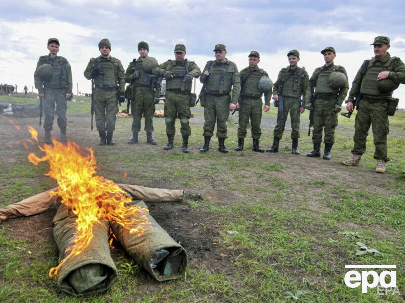 По данным росСМИ, часть мобилизованных россиян отправляют на подготовку, часть&nbsp;&ndash; сразу на фронт