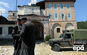 По данным СМИ, граждане РФ могли переводить средства на счета монастырей в Греции, чтобы сберечь свои деньги