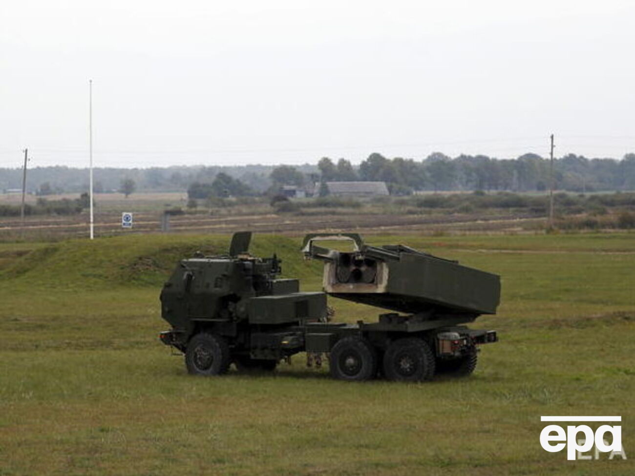 Наразі США надають Україні снаряди до HIMARS дальністю орієнтовно 80 км