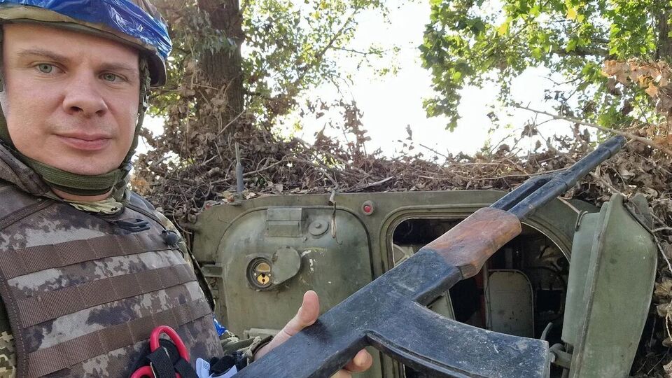 Комаров: На позиціях РФ – навчальні дерев'яні "калаші", навчальні гранати. І багато іншого навчального
