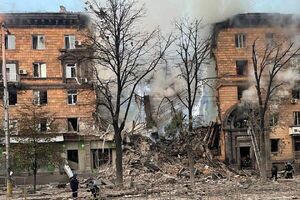 Уранці 6 жовтня російські загарбники завдали семи ракетних ударів по багатоповерхівках у Запоріжжі
