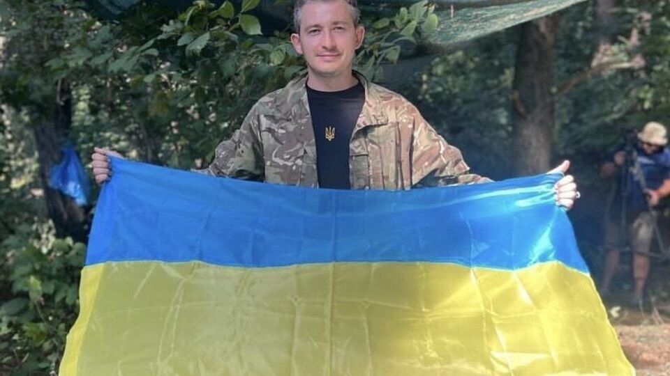 Музикант і поет Коля Сєрга переконаний, що російське гумористичне шоу роками впливає на росіян