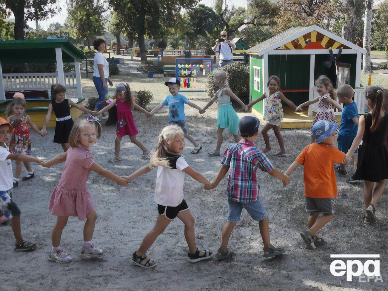 По информации Сергея Хланя, оккупанты приглашают детей поехать в аннексированный Крым на оздоровление