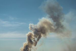 В Мелитополе вздымается густой дым (иллюстративное фото)
