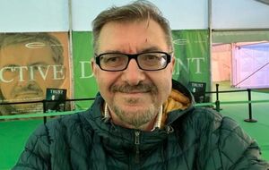 В России не сложилась система наследника, считает Плохий