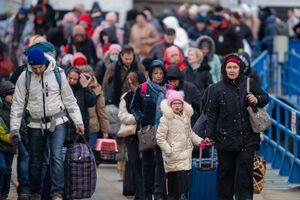Помощь будет выплачиваться при условии, если беженцы будут находиться в семьях не менее 90 дней