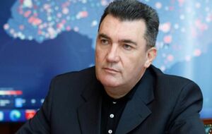 Данилов заявил, что переговоры Украины и РФ будут "только с новыми российскими властями"