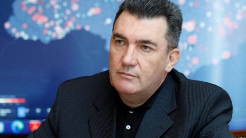 Данилов заявил, что переговоры Украины и РФ будут "только с новыми российскими властями"