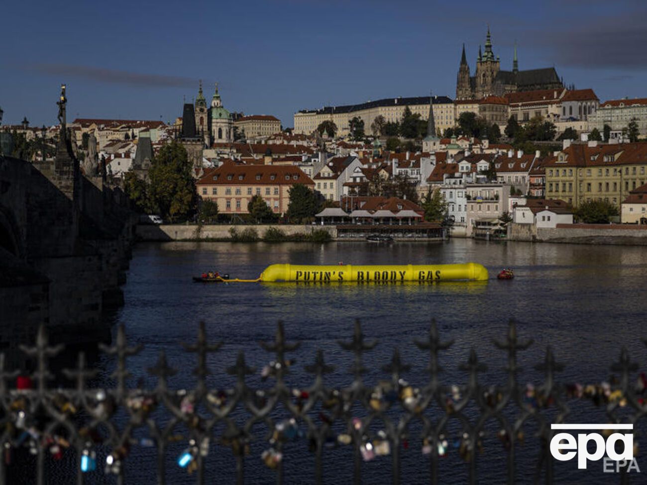 Активисты Greenpeace призывают лидеров стран ЕС отказать от ископаемого топлива