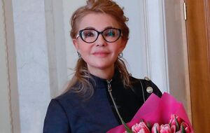 Тимошенко купила в McDonald's пирожок с вишнями