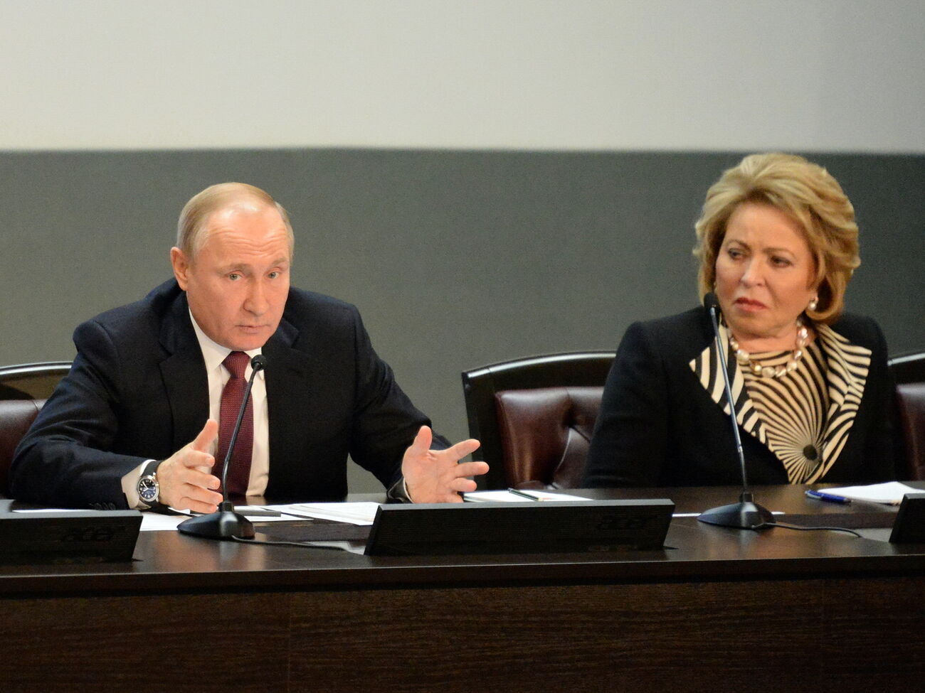 Невзоров&nbsp;считает, что Путин может предать даже таких верных соратников, как Матвиенко