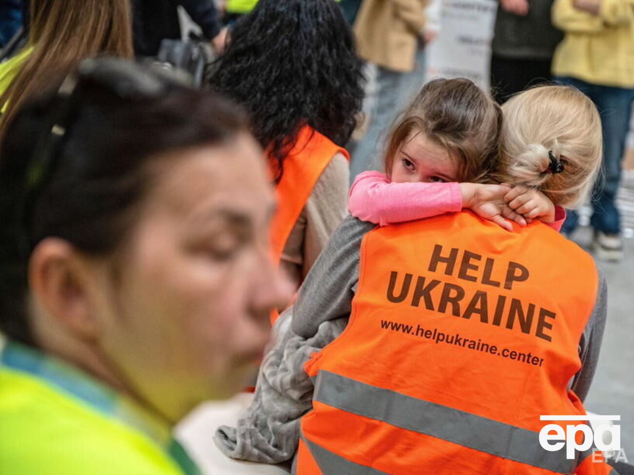 У гуртожитках і готелях мешкає приблизно 80 тис. українців