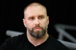 Синегубов сообщил, что женщина, собиравшая грибы, подорвалась на мине