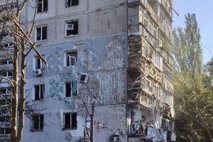Окупанти влучили у двір багатоповерхівки